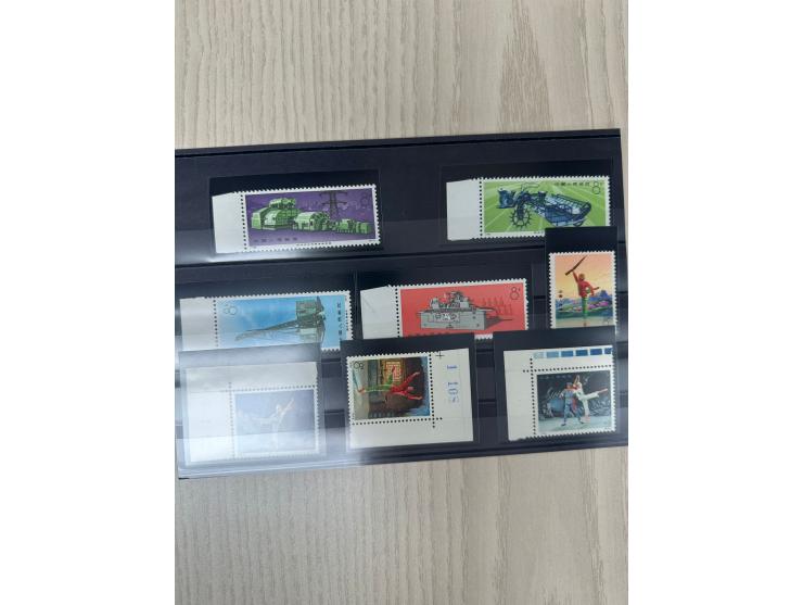 mostly complete, some with duplicates. Large quantity. Please view.